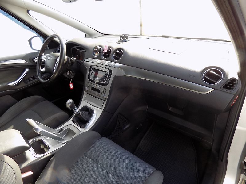Ford S-MAX (2008) 2.0TDCi/klimatizace/ - fotka 15 z 33