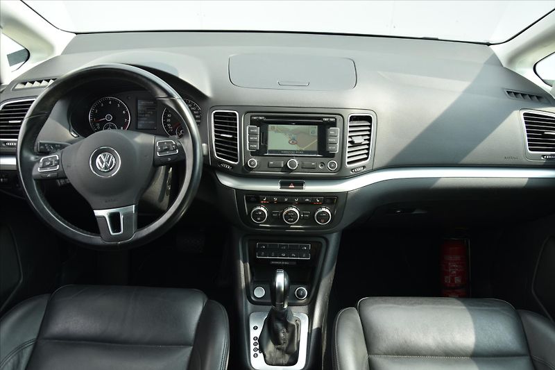 Volkswagen Sharan 1.4 TSI 110kW DSG HIGHLINE - fotka 13 z 28