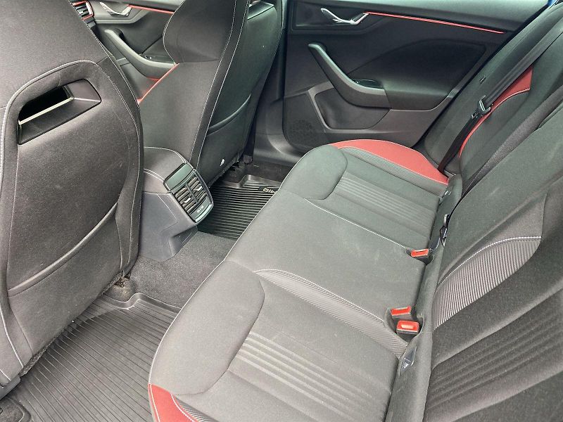 Škoda Kamiq (2022) 1.0 TSI Monte Carlo - fotka 9 z 37