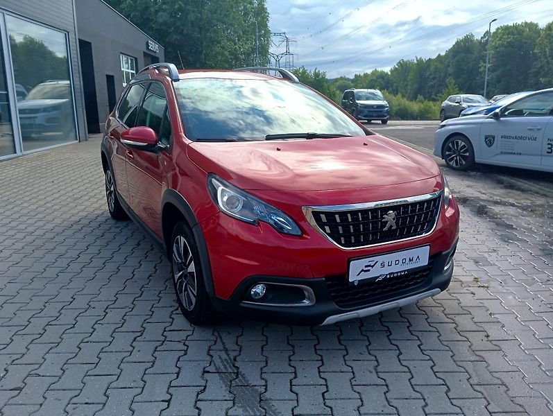 Peugeot 2008 (2018) ALLURE 130k MAN6 - fotka 1 z 27