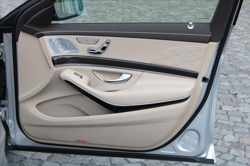 Mercedes-Benz Třídy S S 63 AMG/25.200km/TOP/CZ - fotka 33 z 46
