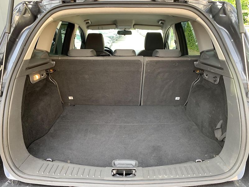 Ford Kuga 2.0TDCi KLIMATIZACE  ALU KOLA - fotka 26 z 38