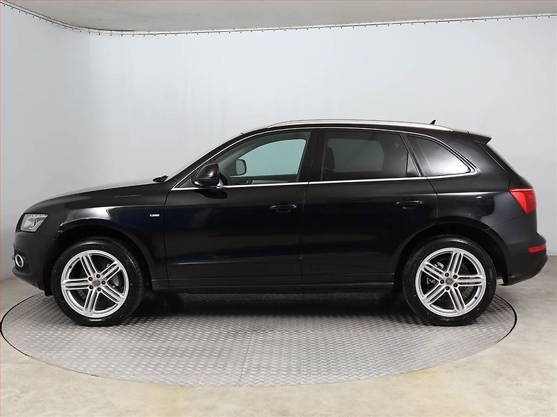 Audi Q5 (2008) 2.0 TDI, 4X4, Serv.kniha - fotka 3 z 17