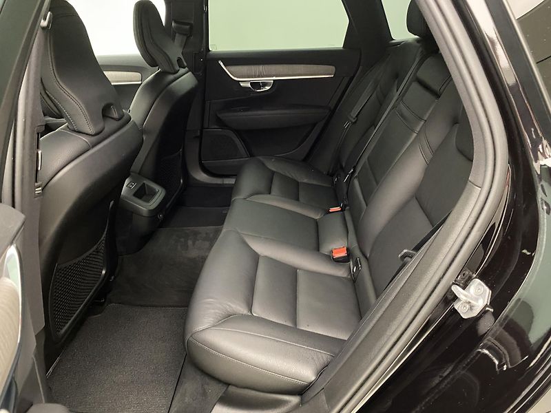 Volvo V90 CC D5 AWD MOMENTUM POLESTAR  - fotka 5 z 46