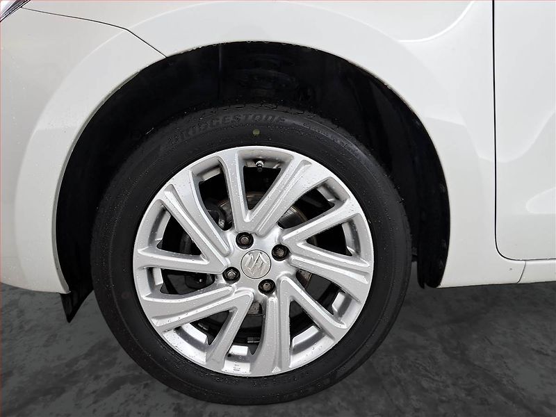 Suzuki Swift (2021) 1.2, 4X4, Serv.kniha - fotka 14 z 16