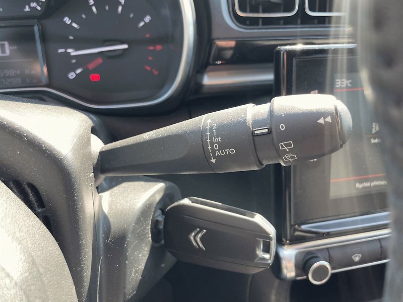 Citroën C3 (2017) 1.2 PureTech,Feel,60kW,1.Maj,Č - fotka 17 z 35