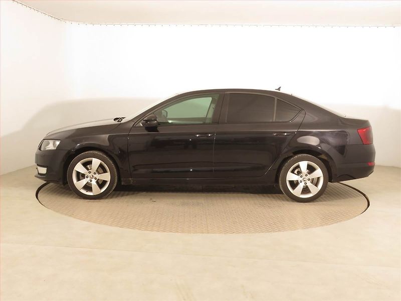 Škoda Octavia (2014) 1.6 TDI, Navi, Xenony - fotka 3 z 19