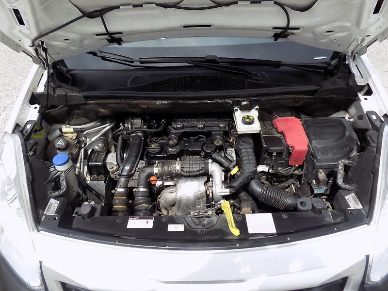 Peugeot Partner 1,6 HDI 73 KW KLIMA, TEMP, ČR - fotka 34 z 44