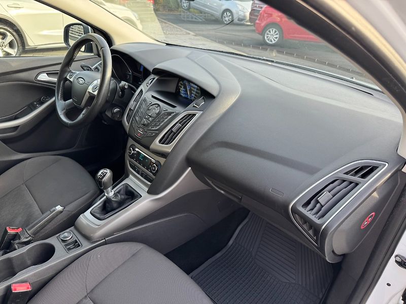 Ford Focus (2013) Trend 1.6 TDCi - fotka 27 z 29