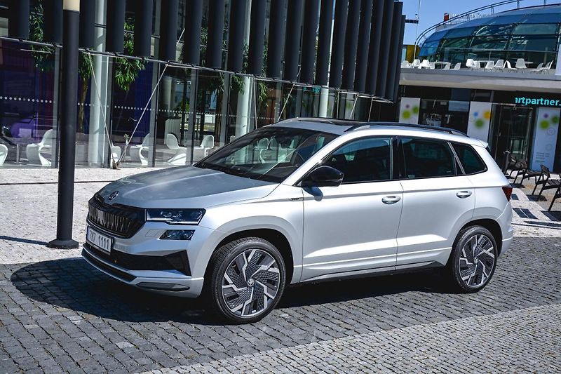 Škoda Karoq 2,0Tdi Exclusive 7ST DSG 4x4 Z - fotka 11 z 33