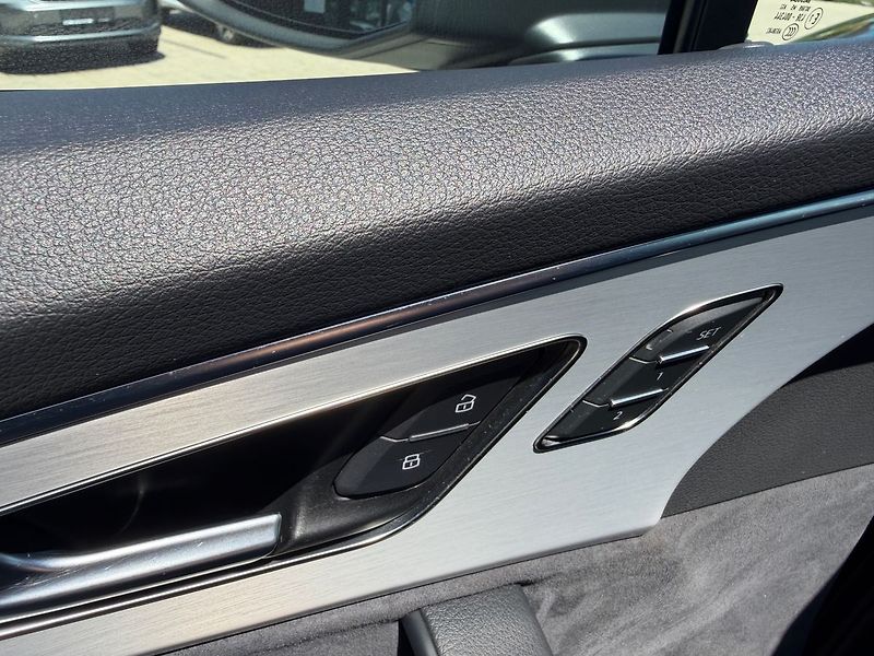 Audi Q7 S-line  210kW Tažné - fotka 7 z 26