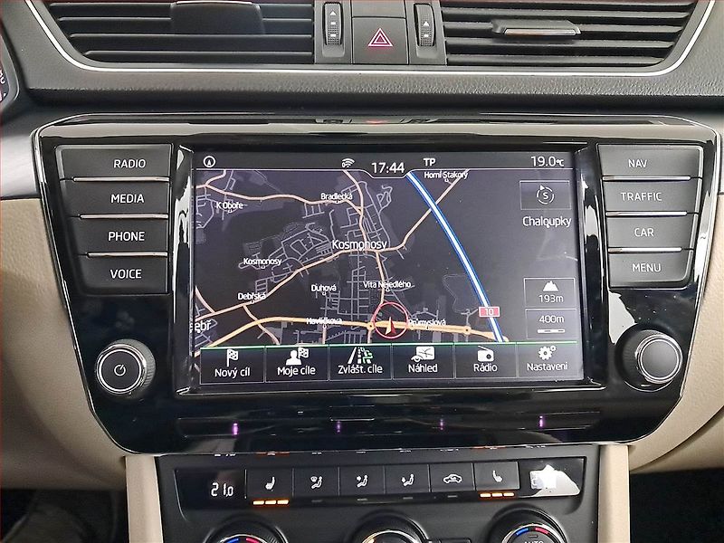 Škoda Superb (2016) 2.0 TDI, Automat, Kůže, Navi - fotka 21 z 24