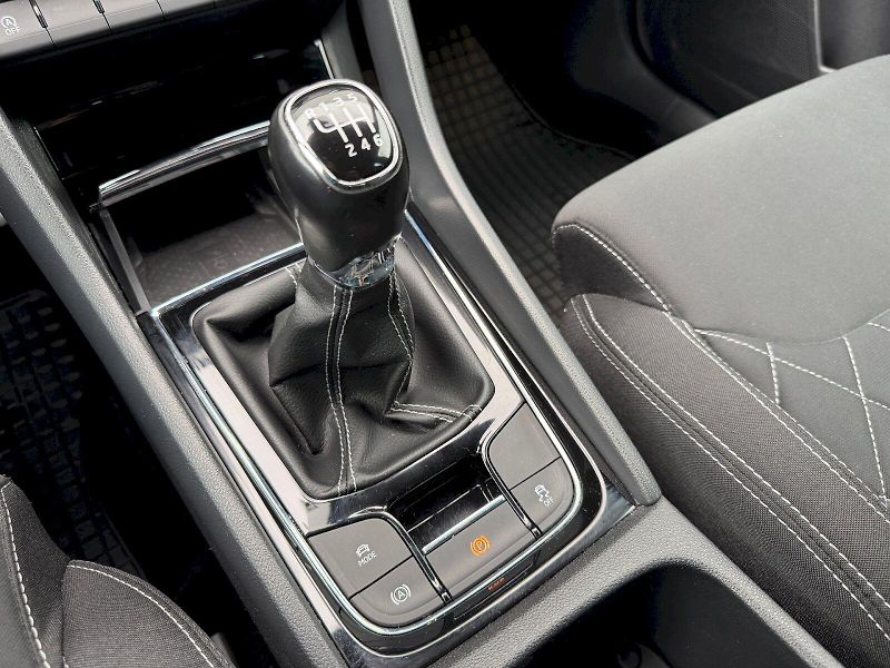Škoda Karoq (2019) 1.5 TSI 110kW SportLine - fotka 28 z 35