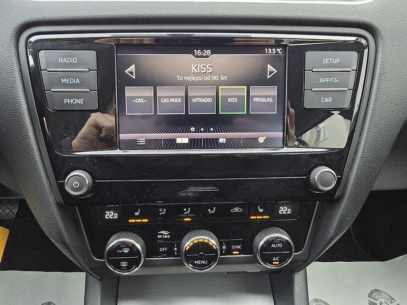 Škoda Octavia 1,6TDI STYLE LED DIGIKLIMA-DPH - fotka 24 z 33