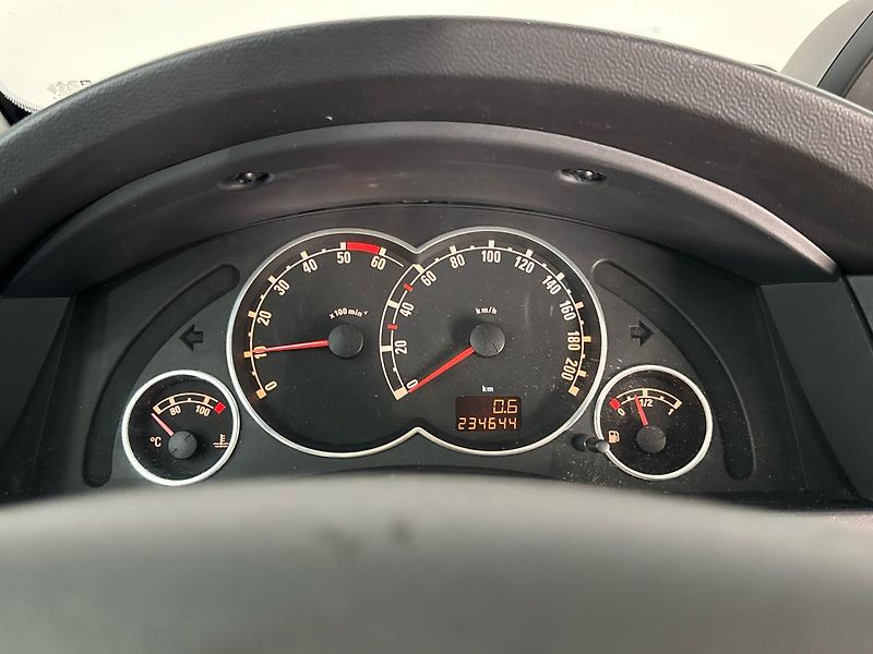 Opel Meriva Hatchback - fotka 11 z 26