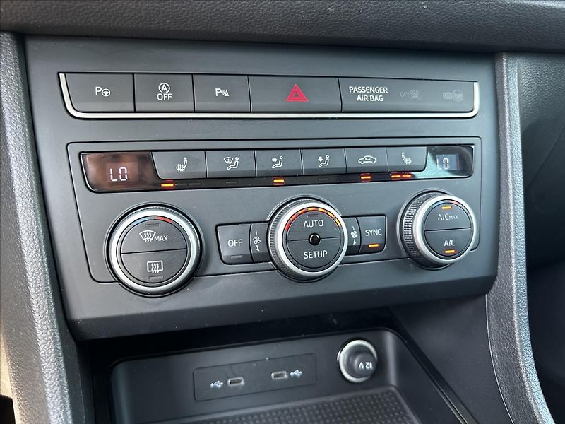 Seat Ateca 1,5 TSi DSG DPH  LED,ALU - fotka 24 z 49