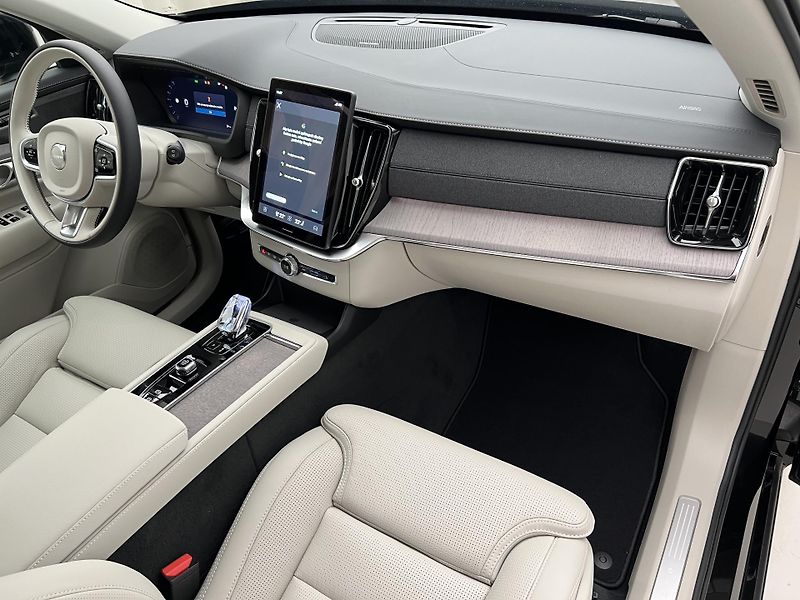 Volvo XC90 (2026) B5 AWD DARK PLUS AUT - fotka 20 z 48