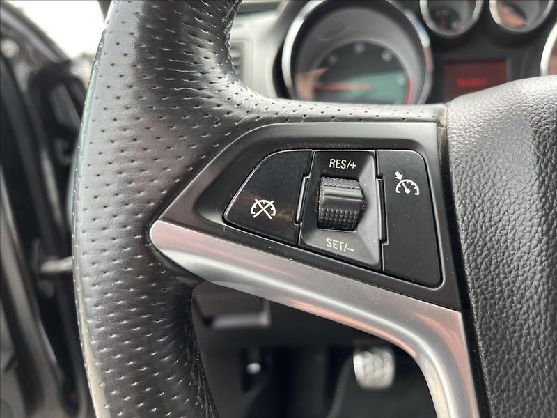 Opel Insignia 2,0 CDTi KLIMA SERVIS ROZVODY - fotka 26 z 44