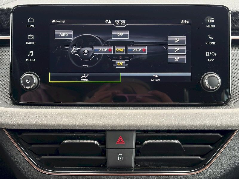 Škoda Kamiq (2024) 1.5 TSI / 110 kW / TOP SELECTI - fotka 28 z 34