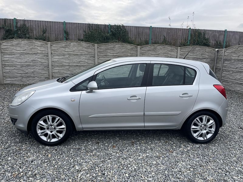 Opel Corsa 1.2i 80PS 141000KM KLIMA STK!! - fotka 13 z 169