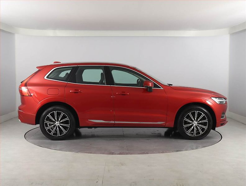 Volvo XC60 (2020) B4 AWD - fotka 6 z 22