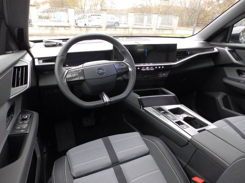 Opel Grandland (2026) GSHybr.1.2Turbo - fotka 16 z 30