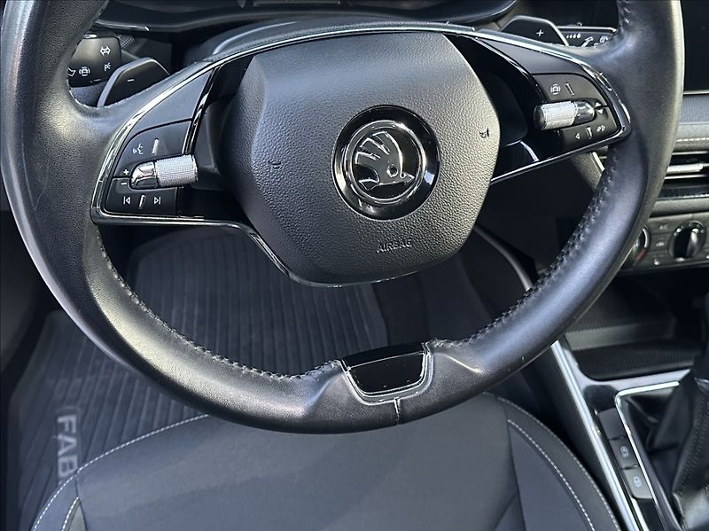 Škoda Fabia 1,0 TSI 110PS  Style DSG - fotka 30 z 53