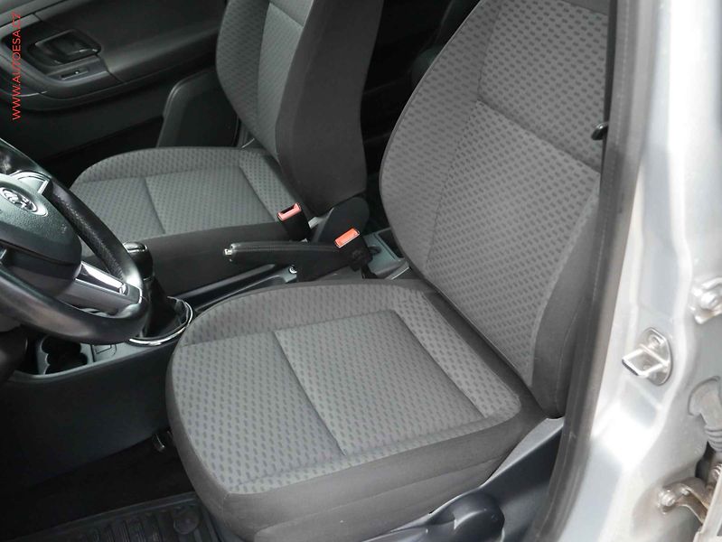 Škoda Fabia (2014) 1.2TSi, ČR, AC, tempo - fotka 9 z 15