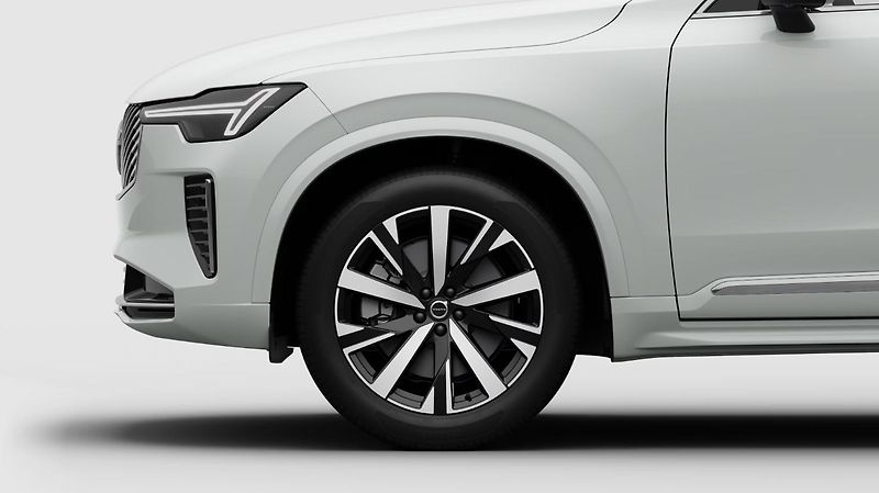 Volvo XC90 (2026) B5 AWD CORE 7míst AUT - fotka 20 z 20