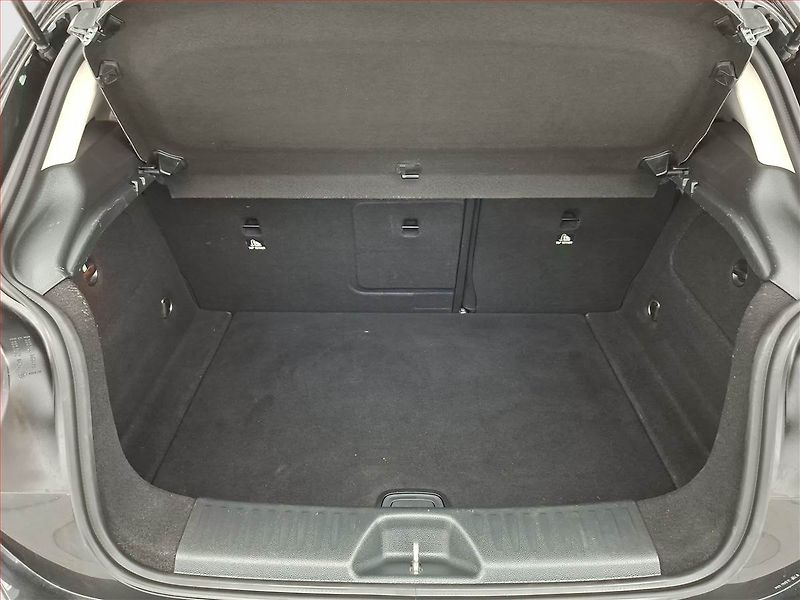 Mercedes-Benz Třídy A (2014) A 180 d, Navi, Xenony - fotka 14 z 20