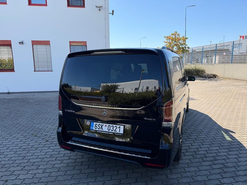 Mercedes-Benz Třídy V (2024) V 300 d XL 4MATIC Avantgarde - fotka 4 z 9
