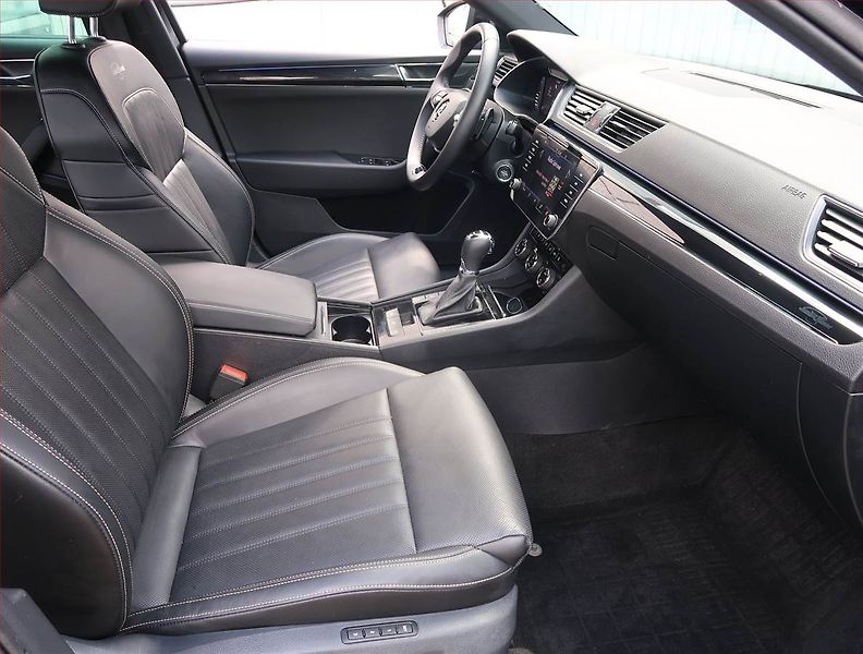 Škoda Superb (2024) Laurin&Klement 2.0 TDI - fotka 9 z 23