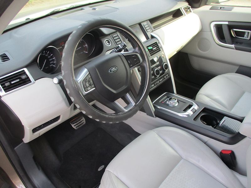 Land Rover Discovery Sport 2.0 TD4 110kW 4x4 koupeno CZ - fotka 11 z 42