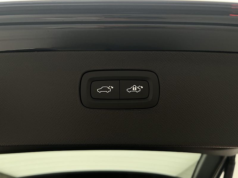 Volvo XC90 (2026) T8 AWD PLUS BRIGHT - Rezervace - fotka 21 z 47