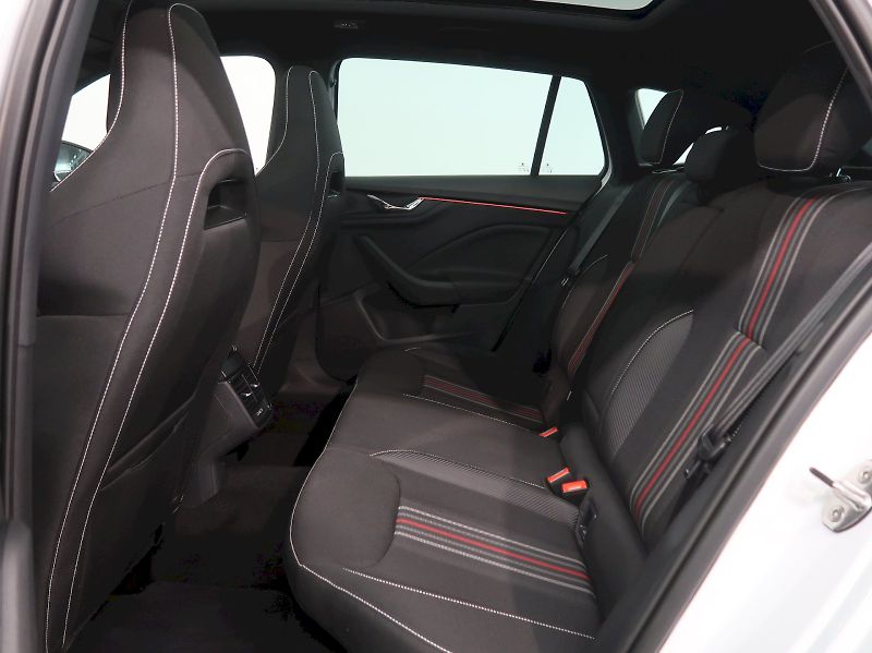 Škoda Scala (2025) MONTE CARLO 1.0TSI 85KW DSG PA - fotka 16 z 39