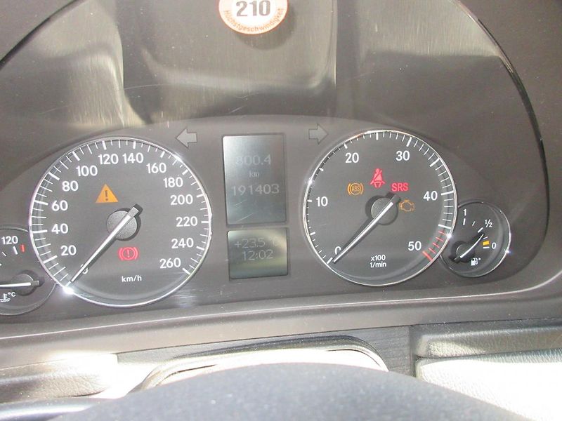 Mercedes-Benz 220 (2005) CDI  - fotka 7 z 12