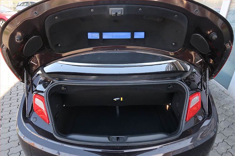 Opel Cascada (2015) 1.6 SIDI Turbo, Navi, Xenony - fotka 13 z 18