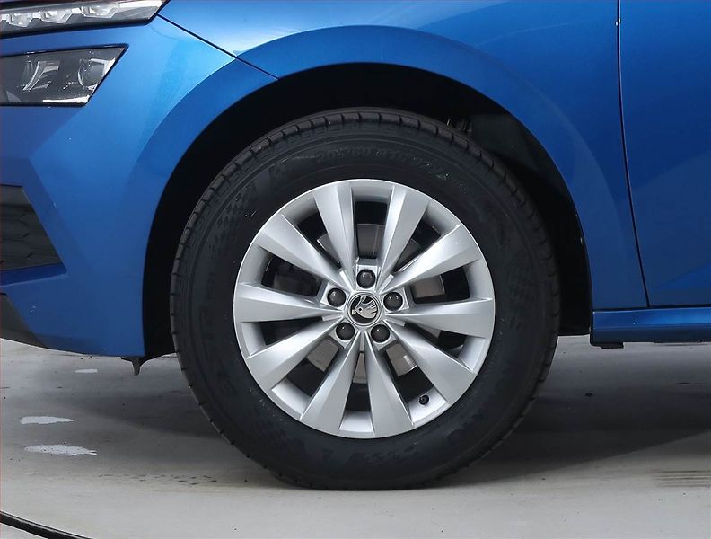 Škoda Kamiq (2022) 1.0 TSI, Tempomat - fotka 14 z 20