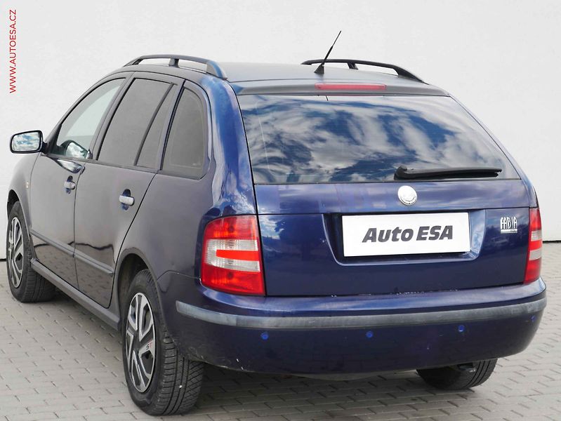 Škoda Fabia (2005) 1.4 TDi, AC, park.asist - fotka 6 z 13