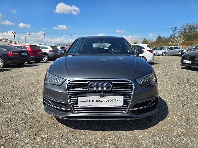 Audi A3 (2015) 1.4 TFSi Sportback E-T - fotka 2 z 24