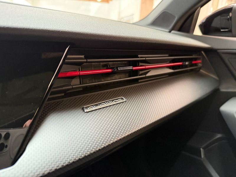 Audi RS 3 (2023) 2.5 TFSI 400 HP Sportback CZ - fotka 27 z 33