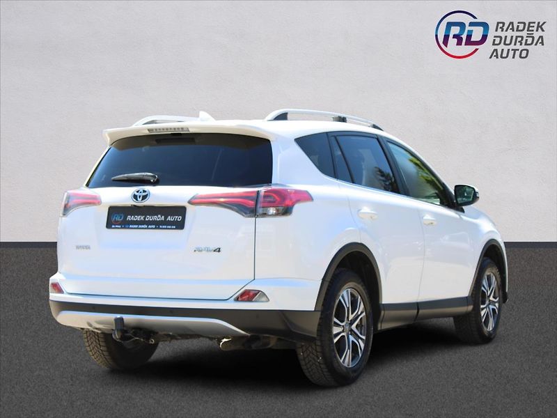 Toyota RAV4 2,0 D-4D  NOVÉ V ČR,TAŽNÉ - fotka 5 z 33