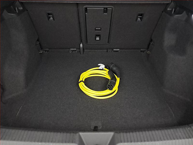 Volkswagen ID.4 (2020) Pro Perf. (82 kWh), SoH 82% - fotka 32 z 34