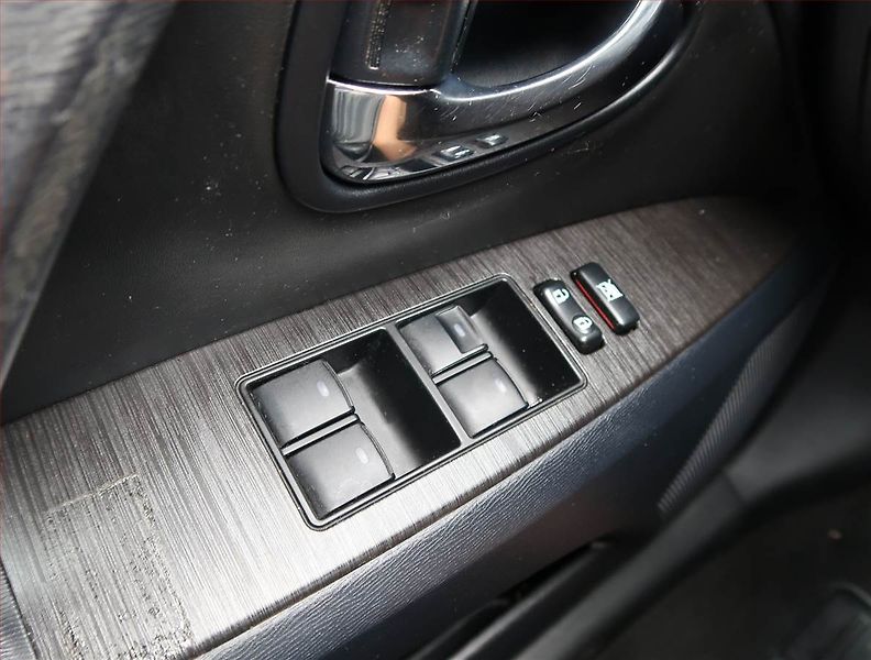Toyota Avensis (2011) 2.2 D-4D, Automat, Navi - fotka 20 z 25