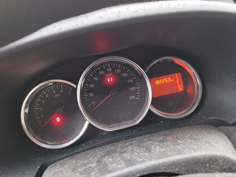 Dacia Dokker 1.2 TCe - Klima špatný´motor - fotka 8 z 8