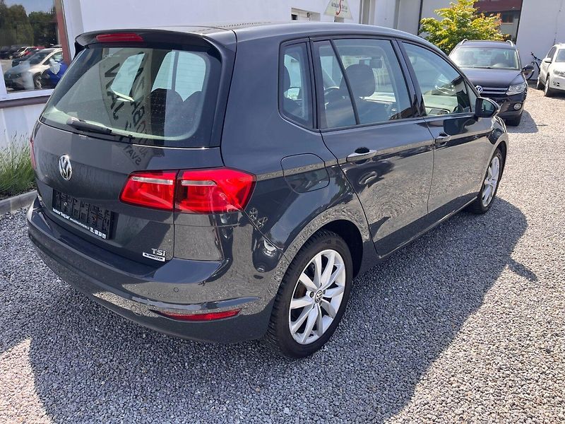 Volkswagen Golf Sportsvan (2014) 1.2 TSI  DSG 81kw - fotka 2 z 26