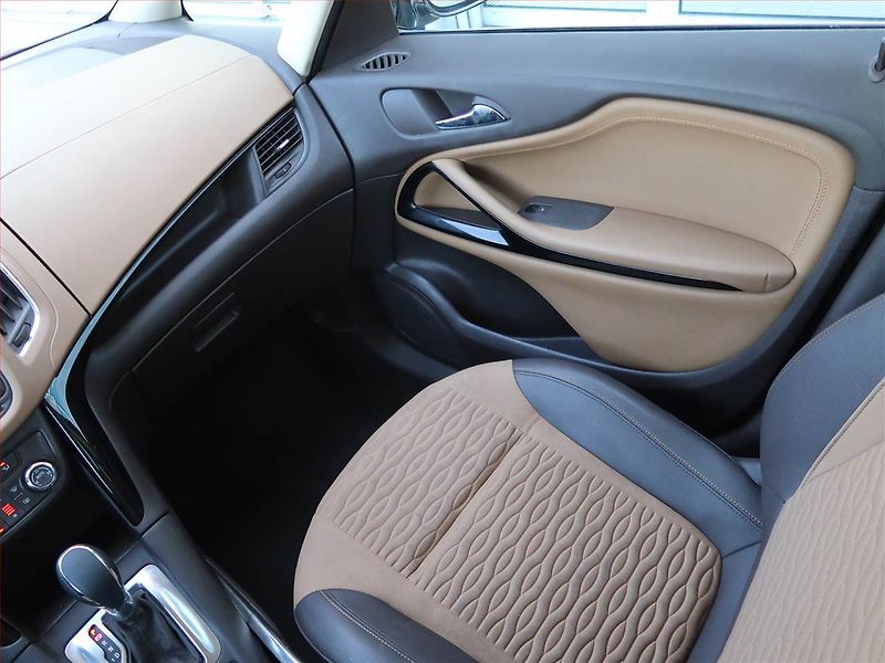 Opel Zafira (2014) 2.0 CDTI, Automat, 7 míst - fotka 8 z 21