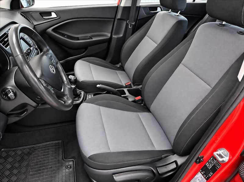 Hyundai i20 1,3 1.MAJ,CZ, NOVÁ SPOJKA/ - fotka 7 z 13