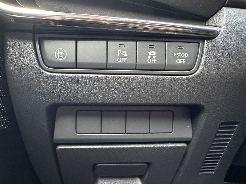 Mazda 3 (2019) 2.0i G-122 Ad.LED Bose Kamera - fotka 8 z 49