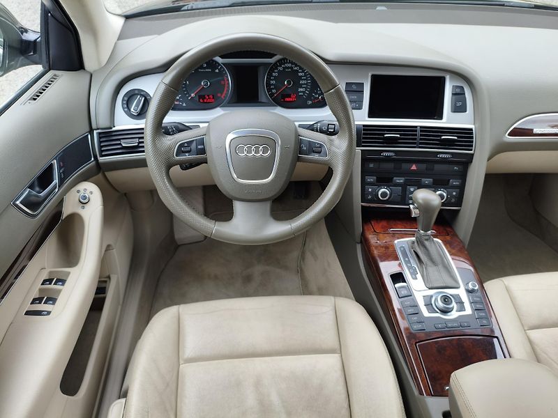 Audi A6 (2009) 3,0 TDI Quattro Avant 176Kw - fotka 17 z 33